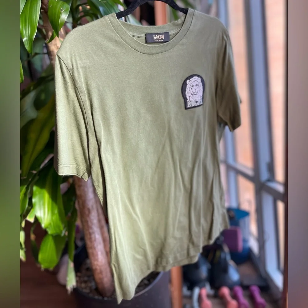MCM Men’s Lion Embroidered T shirt size M - Picture 2 of 8